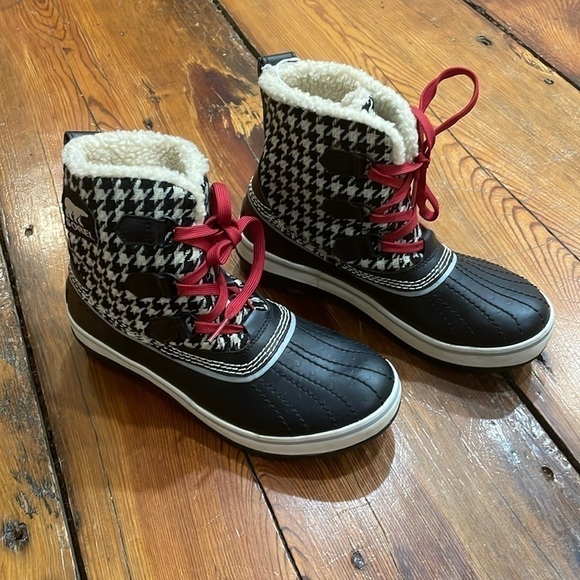 Sorel Shoes - Sorel Tivoli Houndstooth Black & White  Waterproof Snow Boots Lined Womens Sz 7